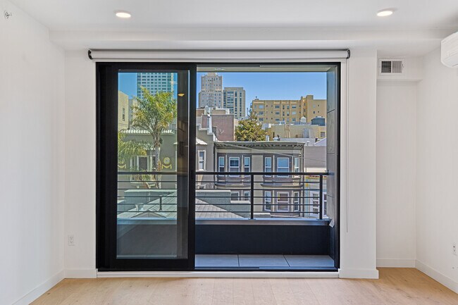 Foto del edificio - 1335 Larkin St