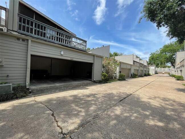 Building Photo - 1639 Prairie Mark Ln
