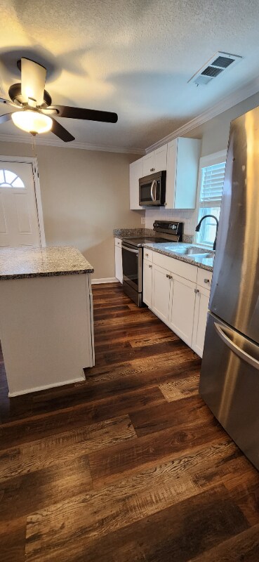 Foto del edificio - 895 Brackett Rd