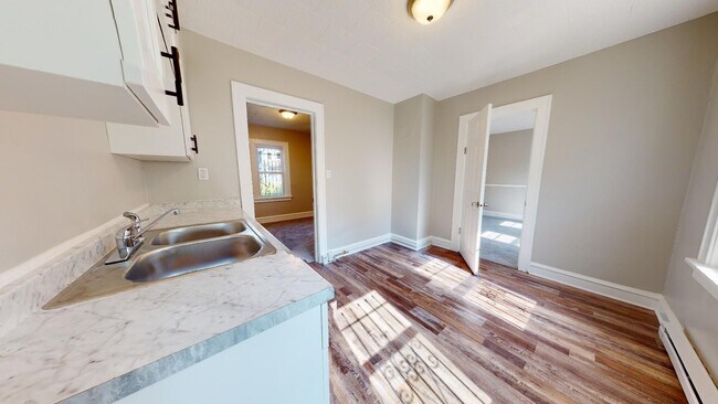 Foto del edificio - 3052 Sackett Ave