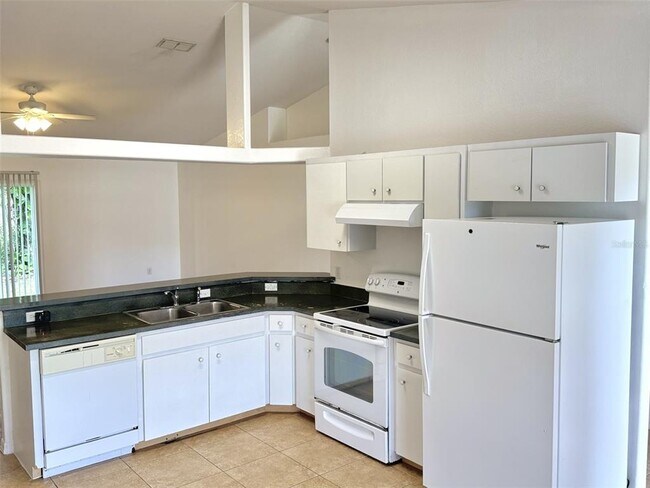 Foto del edificio - 670 Reindeer Dr