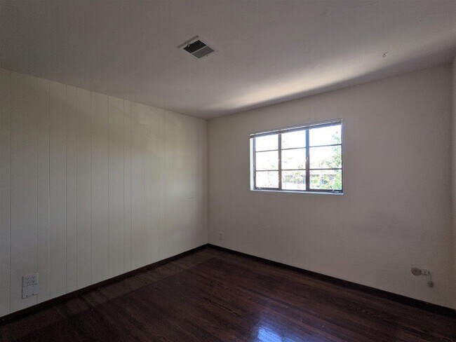 Bedroom #1 - 2551 Le Conte Ave