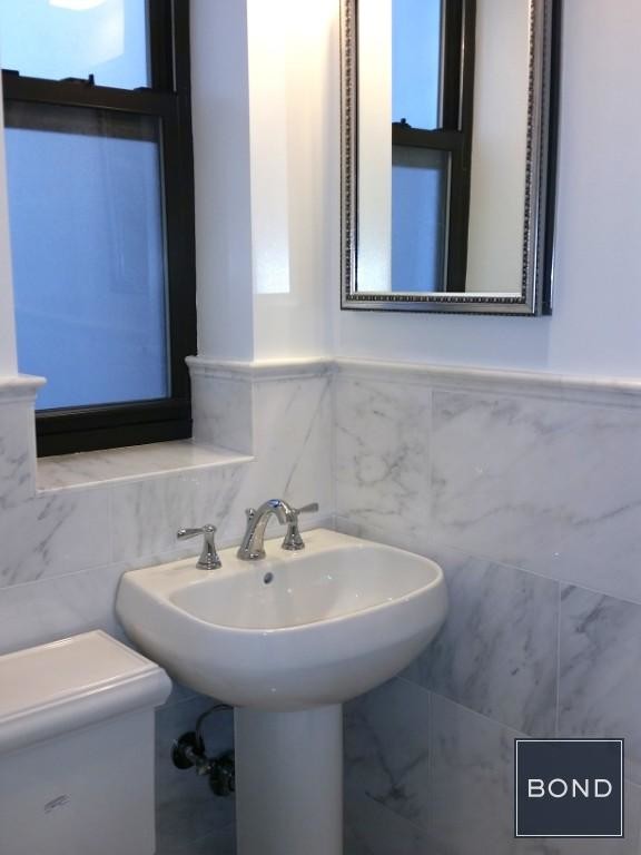 Plano de planta - 324 East 66th Street