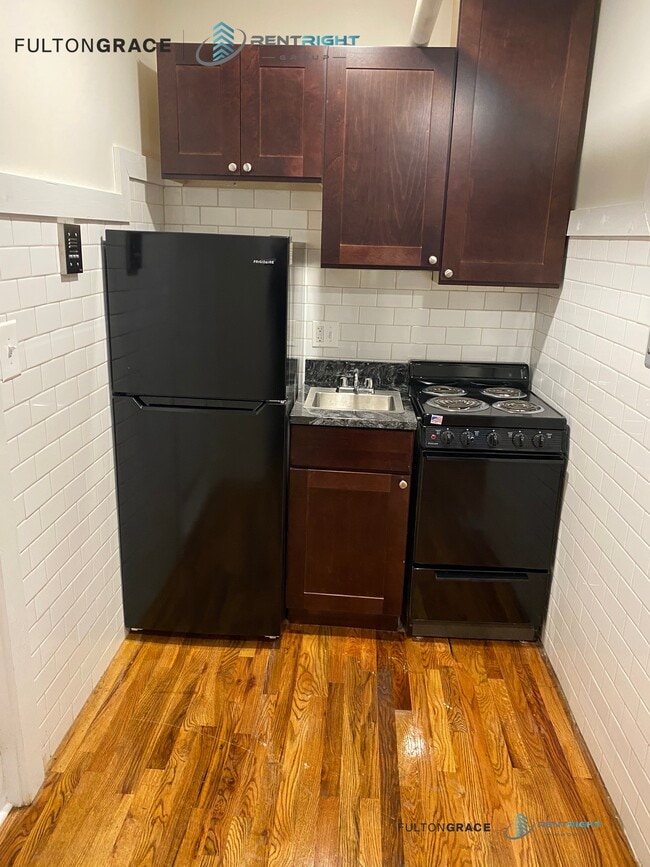 Foto del edificio - 845 W Agatite Ave