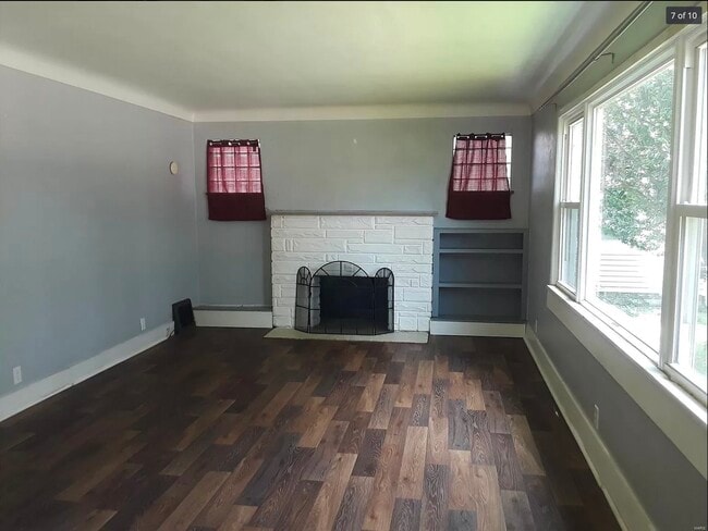 Building Photo - 106 N Long St