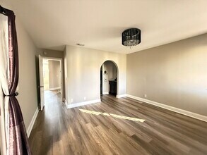 Building Photo - 5781 N Riverside Dr