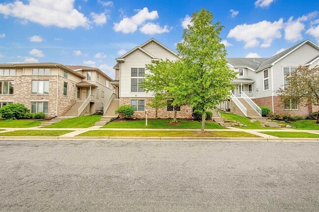 Building Photo - 8134 Broadmoor St