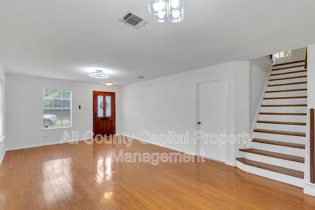 Building Photo - 910 Crieff Cross Dr