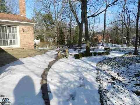 Building Photo - 309 Grosse Pines Dr