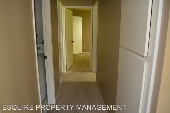 Foto del edificio - 2 br, 1 bath House - 2589 LA PALOMA CIR