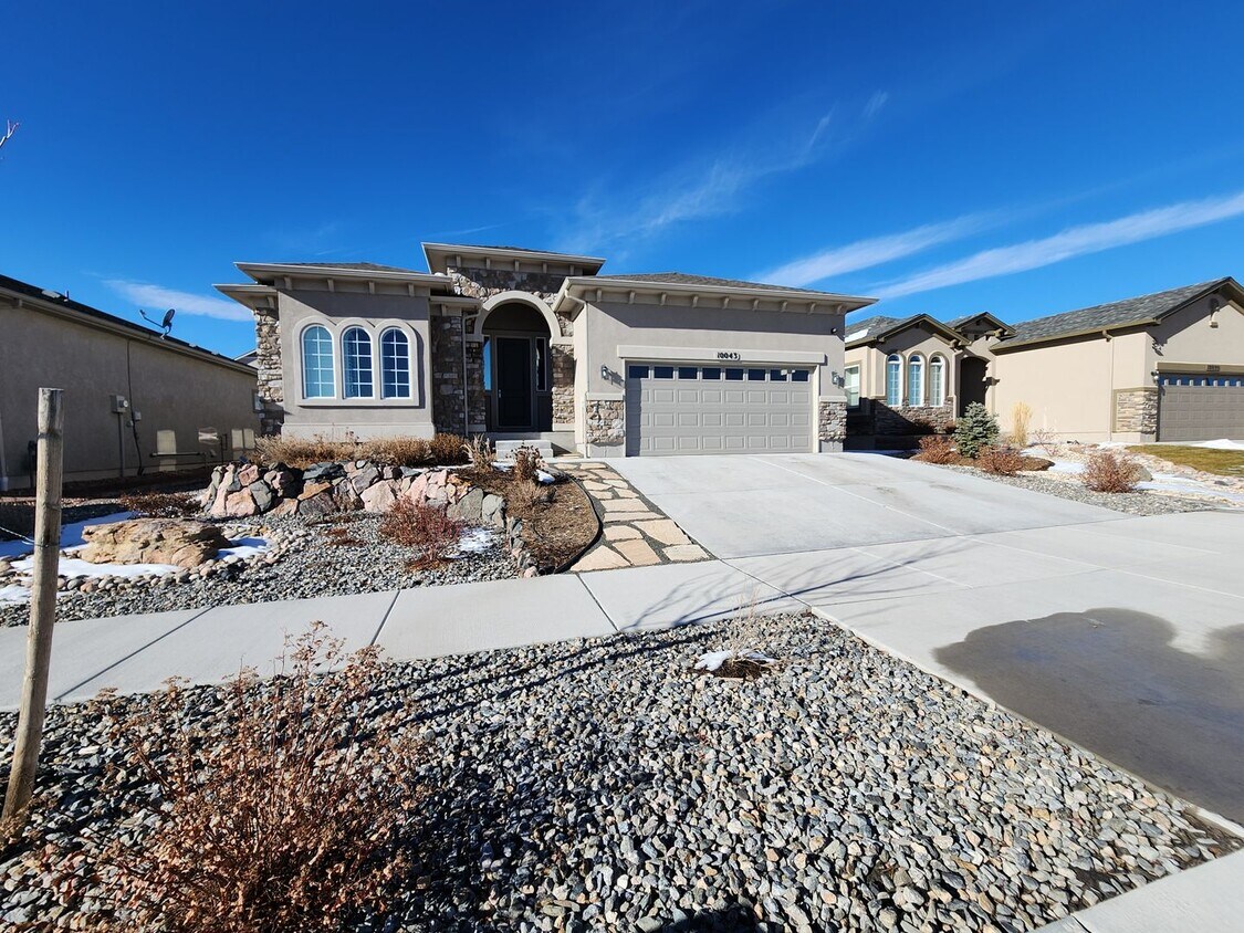 Primary Photo - 4 Bed 4 Bath Located in Wolf Ranch!