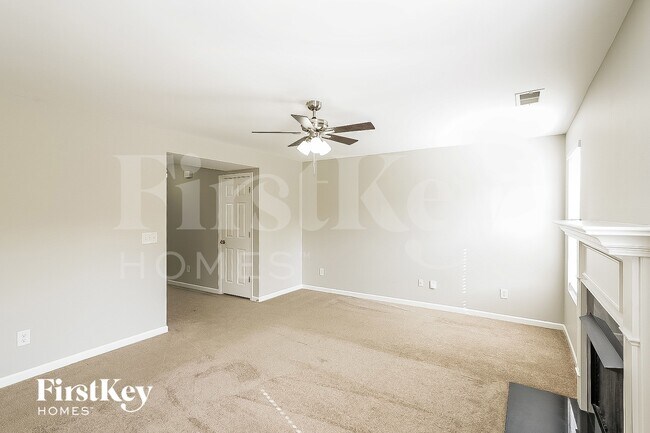 Foto del edificio - 1692 Comanche Run