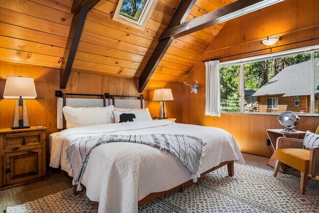 Foto del edificio - '25-'26 SKI LEASE: "Honey Bear Cabin" Wood...
