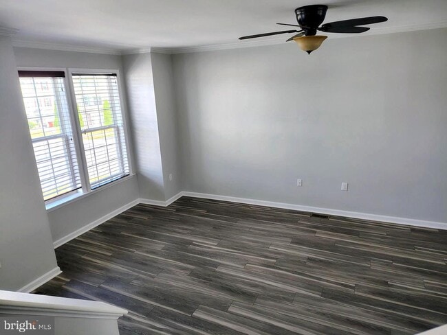 Building Photo - 11 Britania Ct