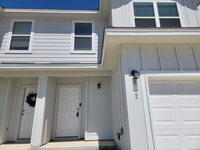 Photo - 412 Abigail Aly (San Antonio, TX) Townhome