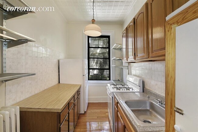 Building Photo - 45 Wyckoff St