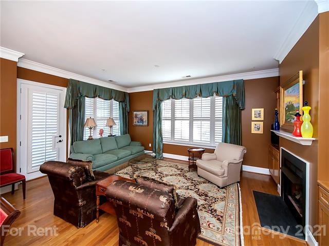 Primary Photo - 6725 Louisburg Square Ln