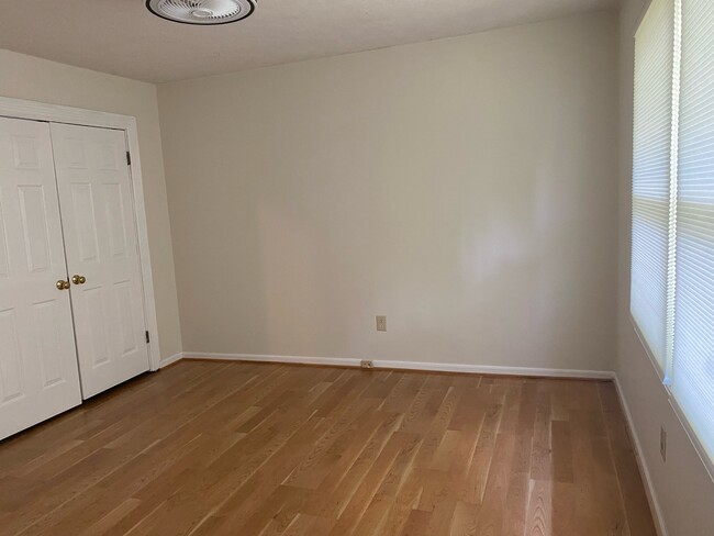 Building Photo - 6060 Pine Mountain Ct
