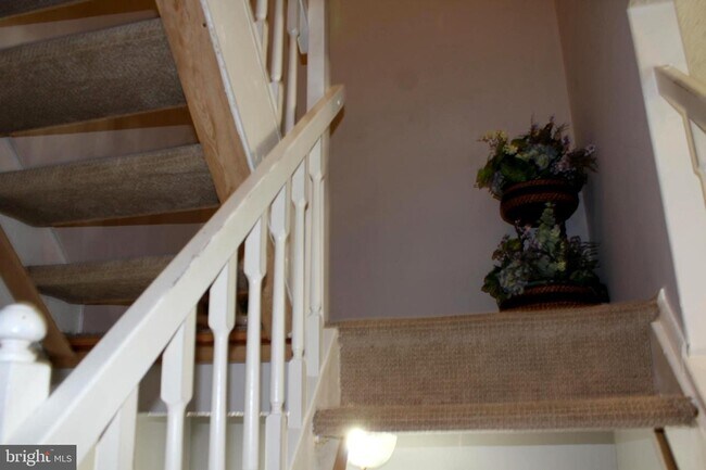 Foto del edificio - 8744 Newington Commons Rd