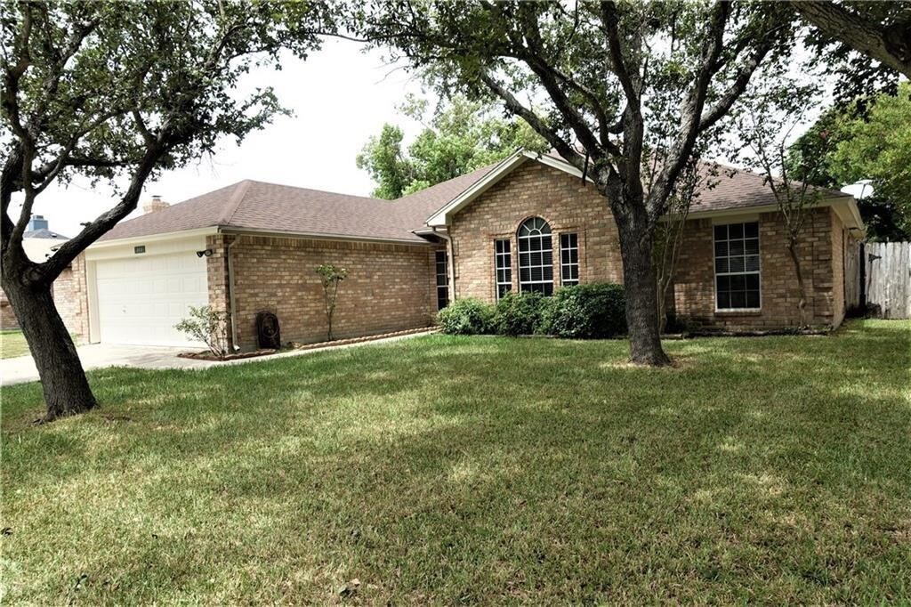 Primary Photo - 303 Gulfton Dr