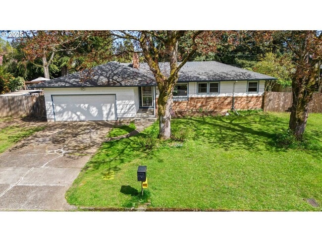 Building Photo - Quarter Acre Comfort