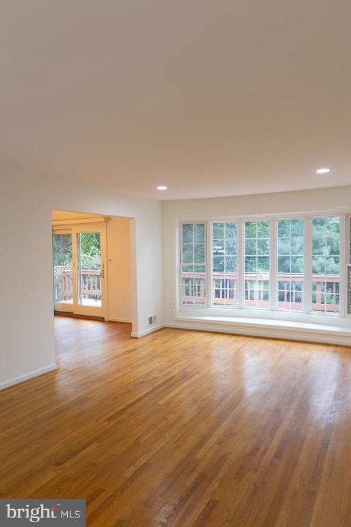 Building Photo - 1212 Forestwood Dr