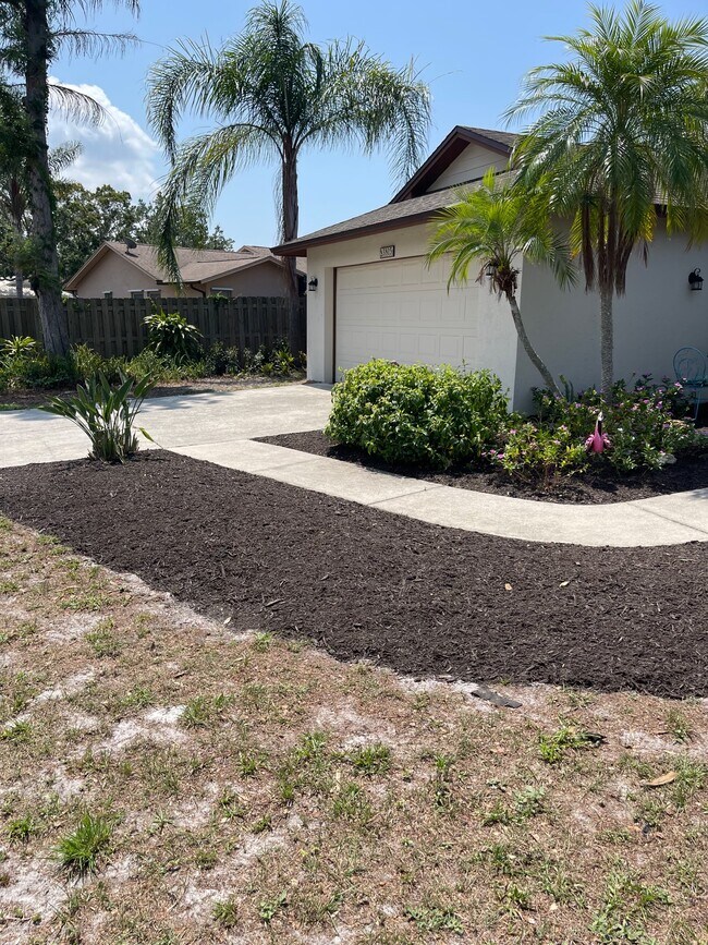 Building Photo - 3805 Gatewood Dr