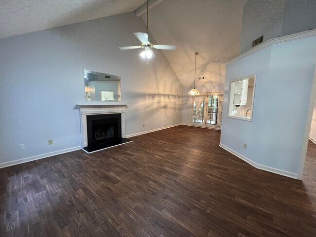 Building Photo - 15 Fairhaven Ct