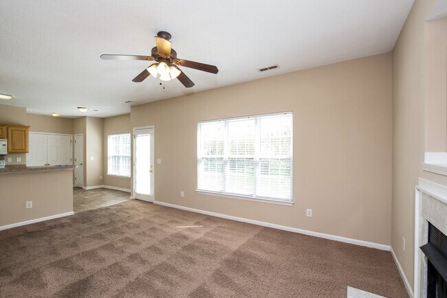 Foto del edificio - 326 McGinn Grove Dr