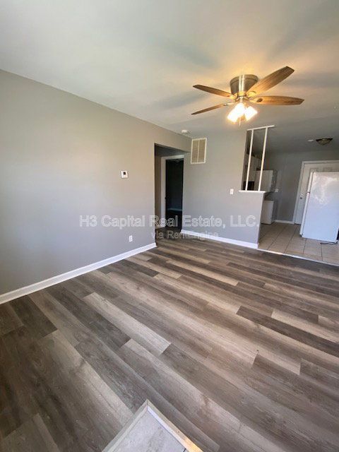 Building Photo - 4068 Bruene Ave