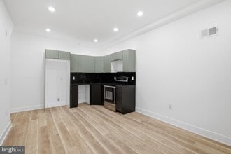 Building Photo - 349 N 62nd St