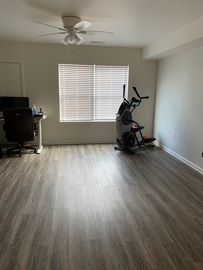 Living Room - 1112 King Arthur Ln