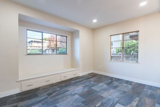 Foto del edificio - Thoughtfully Updated 2 bedroom Home in Pacific Grove
