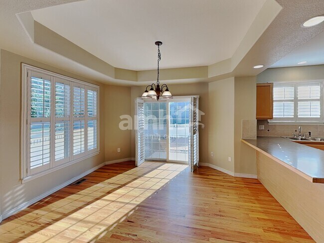 Foto del edificio - 439 Longspur Dr