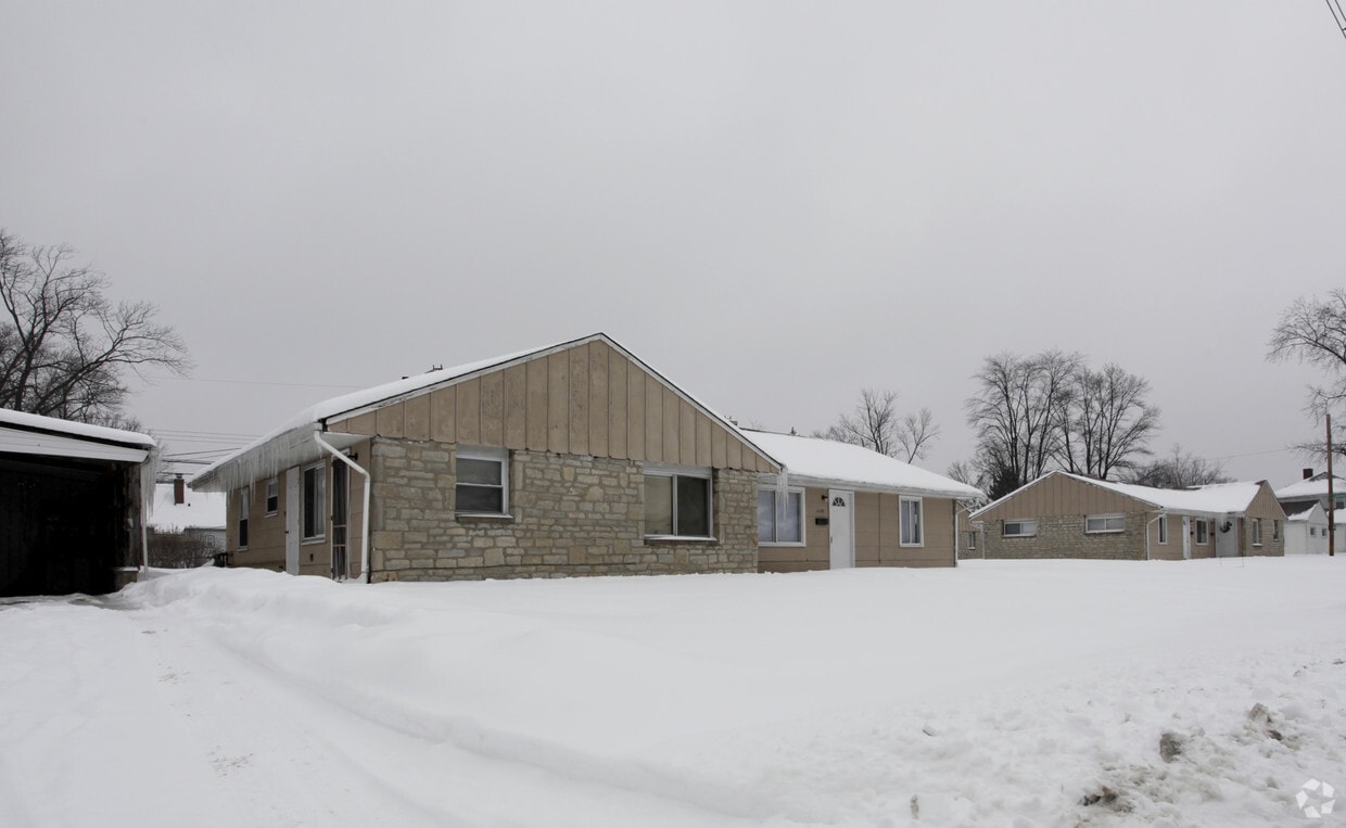 Building Photo - 1168-1186 E 26th Ave