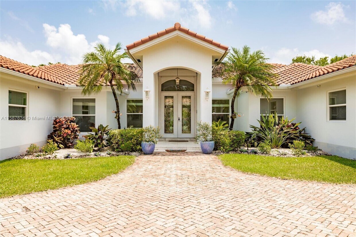 Primary Photo - 5740 SW 128th St
