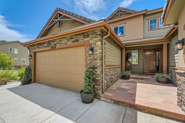 Building Photo - Luxury Living with Front Range Views, Hot ...