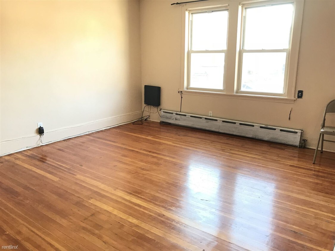 Primary Photo - 3147 44th St
