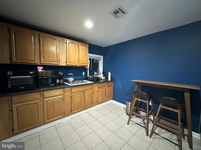 Foto del edificio - 16 Linden Ln