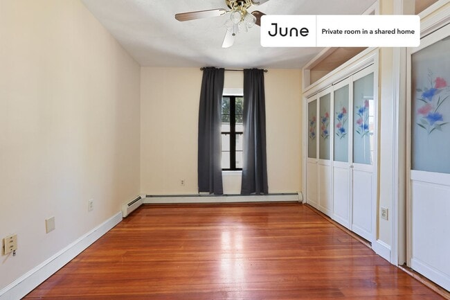 Building Photo - Room in Shared 4 bed/1 bath home