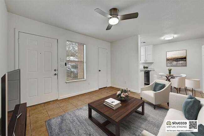 Building Photo - 910 Bret Ln