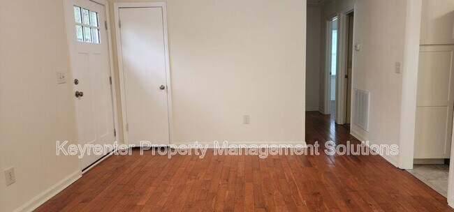 Foto del edificio - 825 Highland Ave