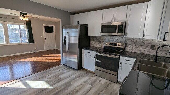 Building Photo - South End home with finished basement