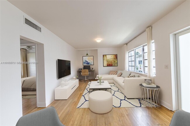 Foto del edificio - 1130 Venetian Way