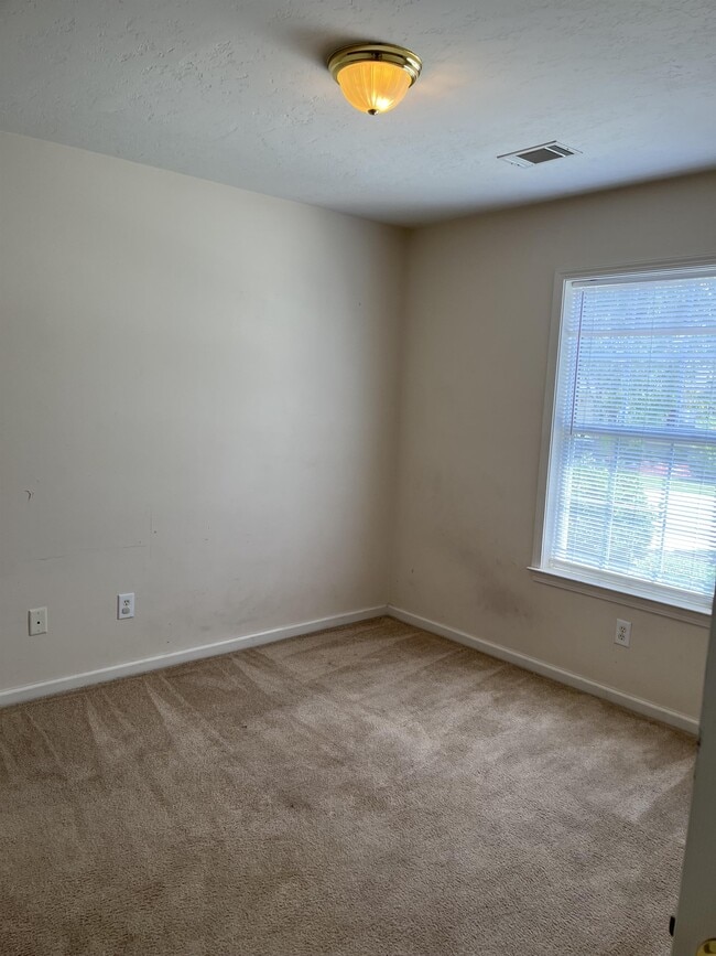 Building Photo - 341 Elders Pond Cir