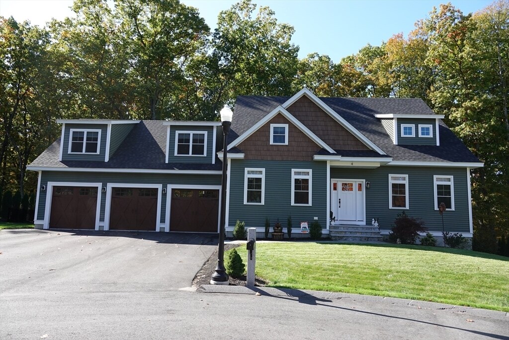 Foto principal - 4 Mill Pond Rd
