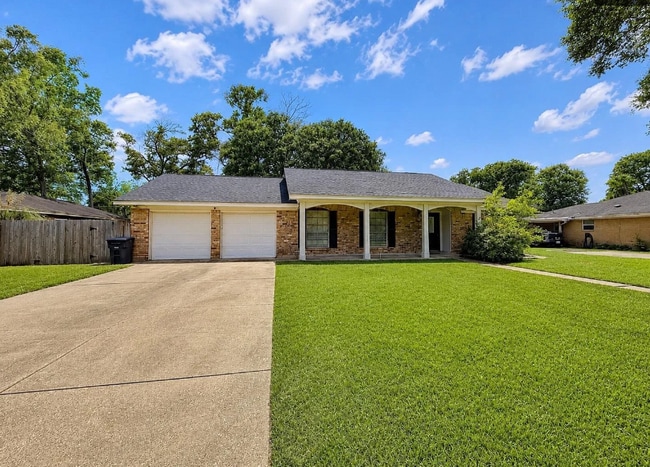 Building Photo - 1045 Chatwood Dr