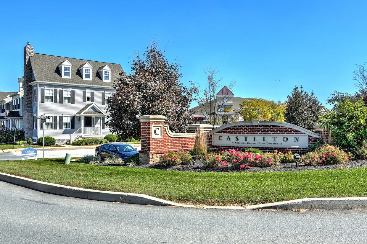The Villas of Castleton Apartments Marietta, PA