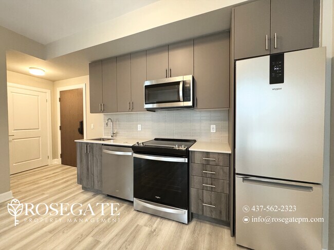 Photo du bâtiment - Brand New 1 Bed 1 Bath with Parking