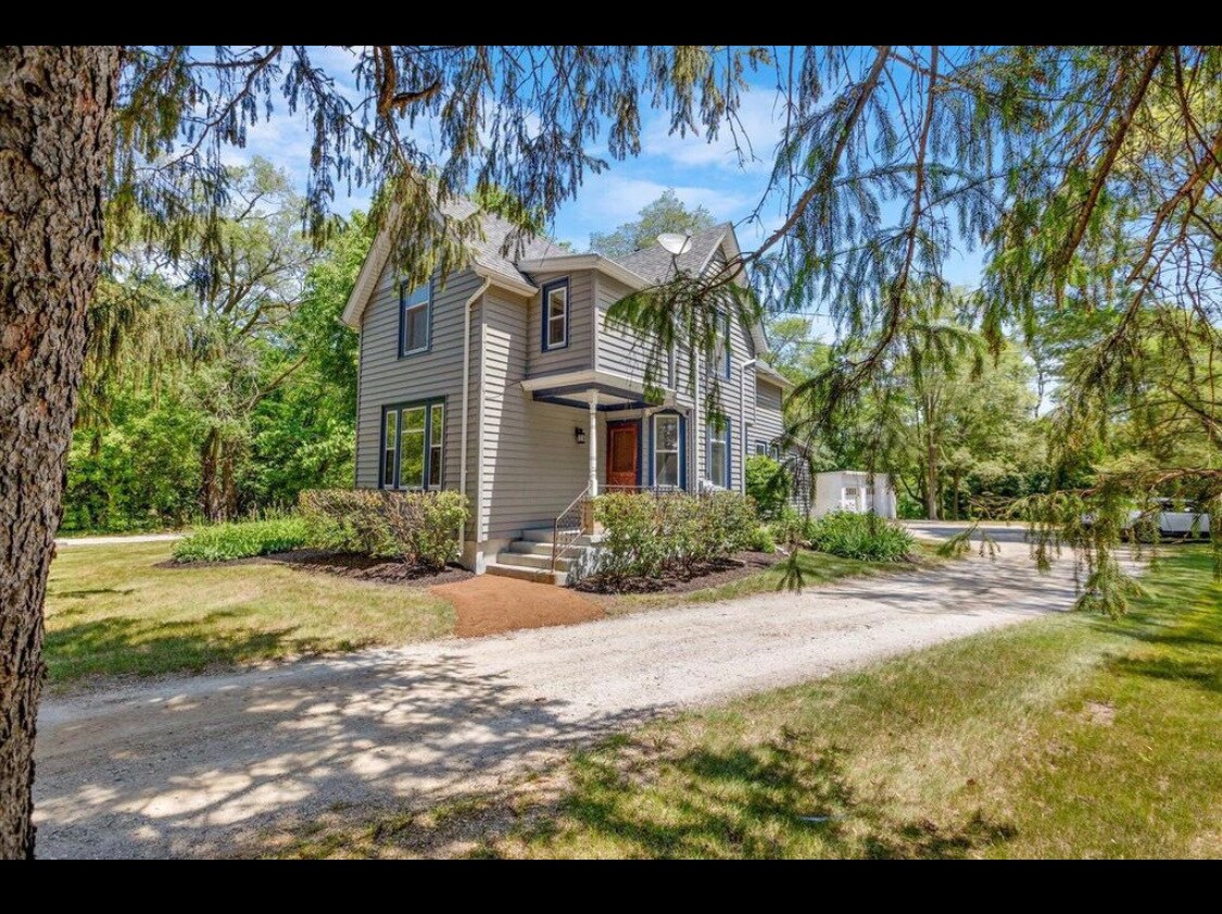 10612 N Cedarburg Rd Unit Lower Level, Mequon, WI 53092 Apartments in